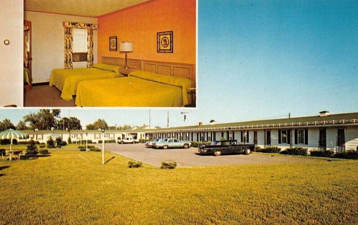 Howards Motel - Old Postcard (newer photo)